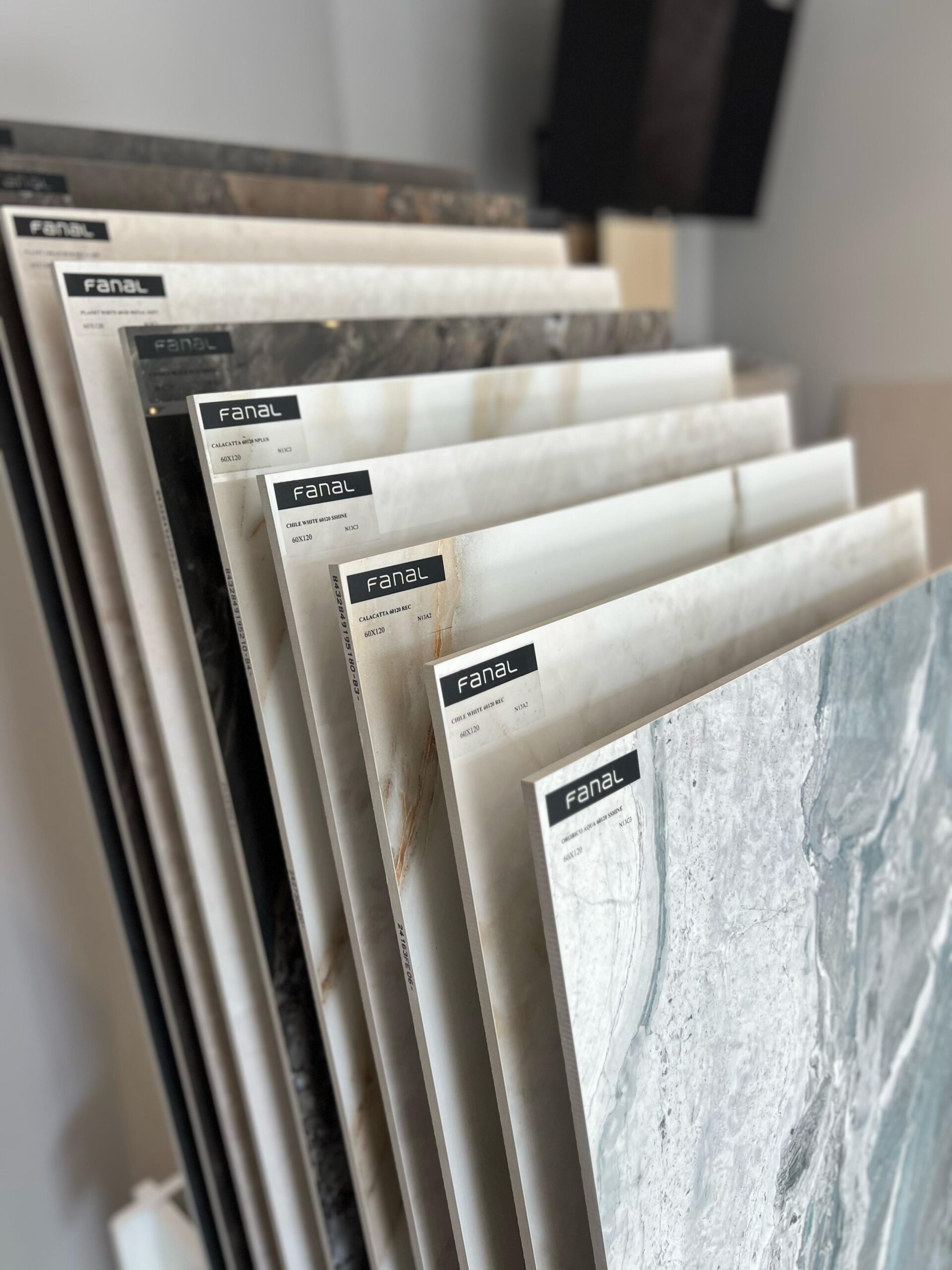 verschiedene Fliesenkachel in der Ausstellung in Orscholz 4